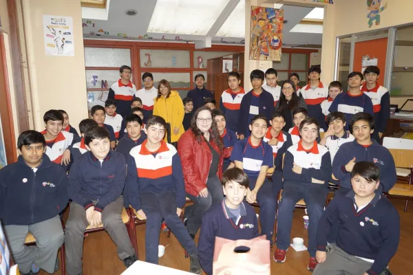 Escritora nacional, visita nuestra Escuela 