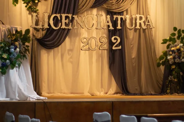 Licenciatura de 8°Año 2022.