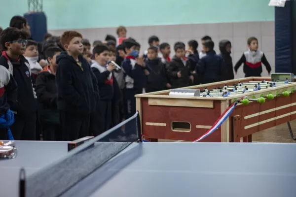 Dos mesas de Ping Pong y un Taca Taca