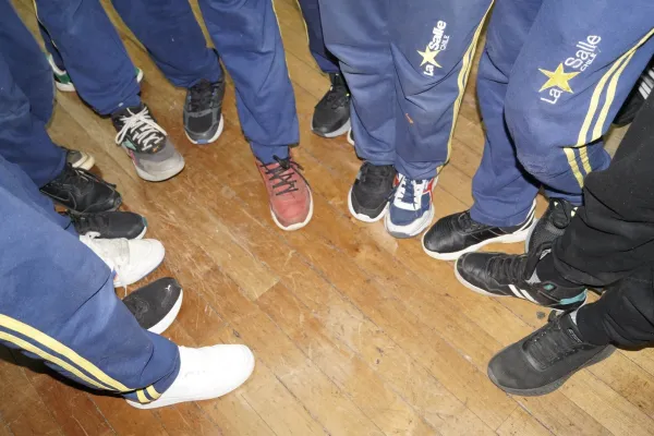 Día con zapatillas cambiadas Actividades de Stand Sensorio - motrices. (semana diversidad)