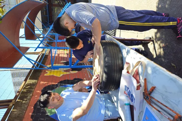 Proyecto de reutilización de material desechable