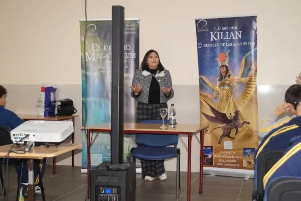 Encuentro Literario: La magia de "Kilian" inunda la Escuela Francia de Temuco