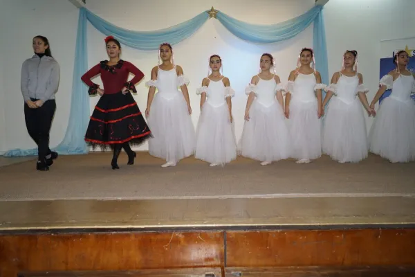 Ballet de cámara y Escuela de Danza UFRO.